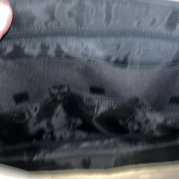 Hugo Boss Laptop Bag W/Strap, 18”x 4”x 14” Crème in Colour very good condition - Picture 7 of 9